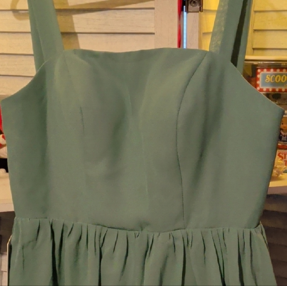 Chic Sage Green Maxi Dress